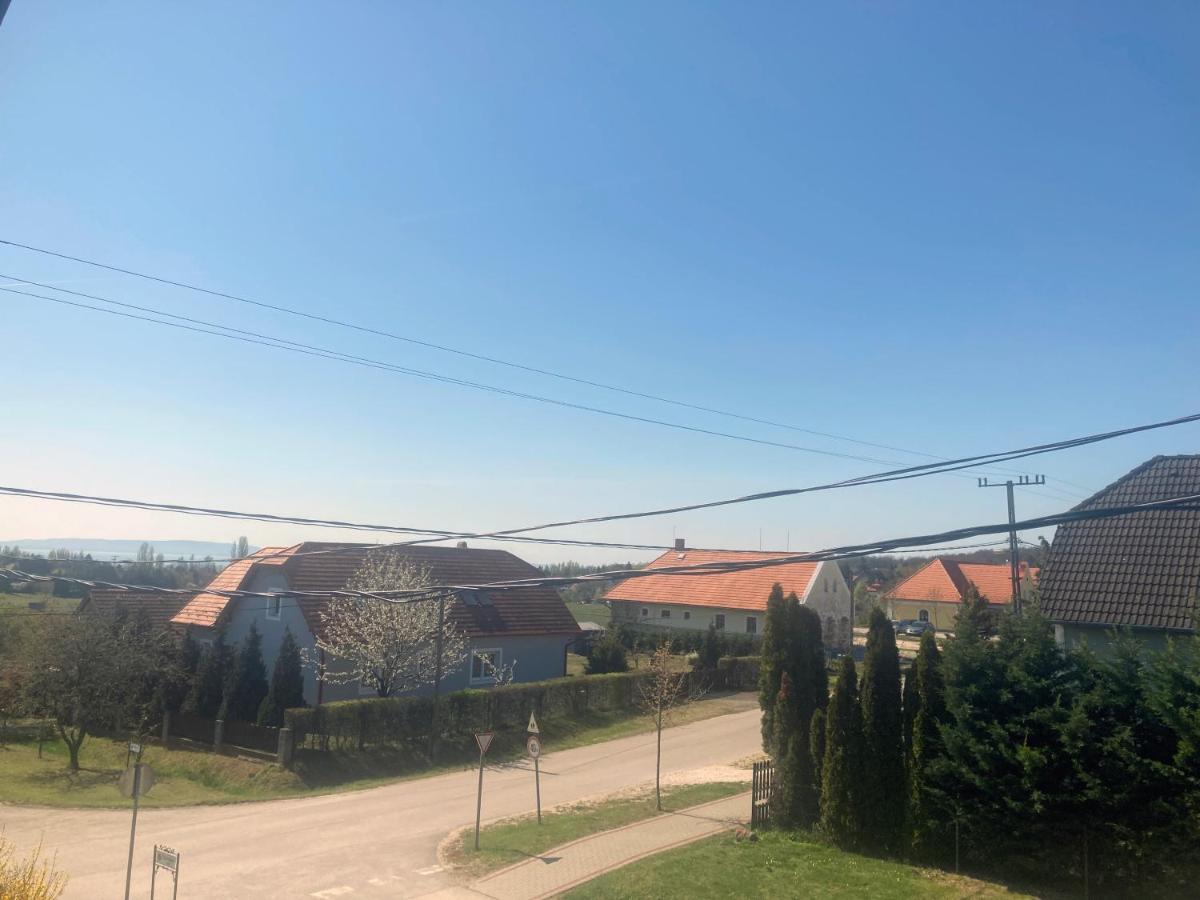 Karadi Apartman Занка Экстерьер фото